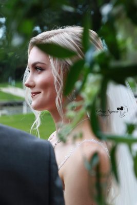 Wedding and bridal photography services