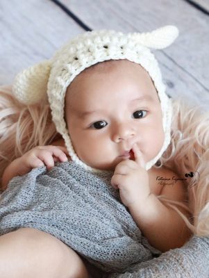 Newborn photography and lifestyle newborn photography sessions in-studio and at your place