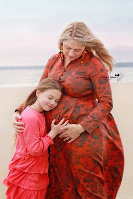 Maternity photography collection pregnancy portraits and maternity photo shoot in a beach, park or at home
